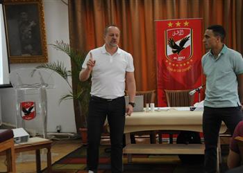 الخبير الألماني سافوي الأهلي مثل بايرن ميونخ وبرشلونة ومروان محسن سيعود أسرع من المتوقع