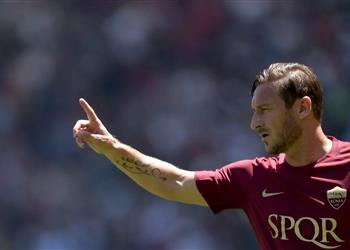 تصريحات توتي يرفض تأكيد اعتزاله نهاية الموسم