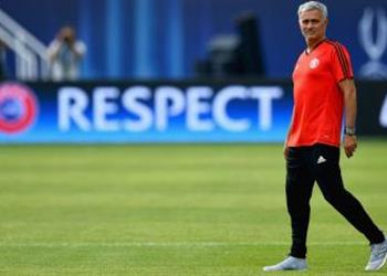 مانشستر يونايتد يراقب موهبة جديدة واللاعب يعلق