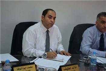 أزمة الصالات خالد لطيف يحتوي الثائرين