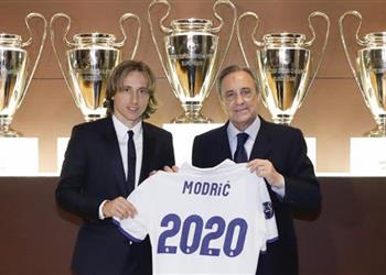 أخبار مودريتش يخطط لإقامة أطول في ريال مدريد
