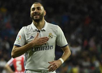 بنزيما بن عرفة في مستوى ميسي وهذه حظوظي لحصد الكرة الذهبية