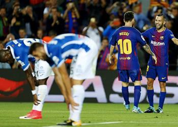 ميسي يقود برشلونة لاعتلاء صدارة الليجا بإسقاط إسبانيول