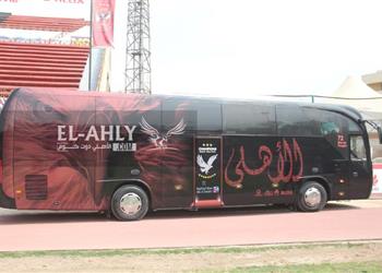 الأهلي حافلة الفريق لم تتعرض لأي هجوم قبل مباراة الطلائع