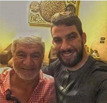 بالصور شريف إكرامى يهنئ وحش افريقيا بعيد ميلاده 61