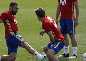 تصريحات كارفخال بيكيه قائدنا ولا يجب إطلاق الصافرات ضده