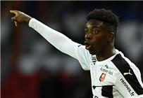 رسمي ا بوروسيا دورتموند يتفوق على برشلونة ويتعاقد مع الموهبة ديمبلي