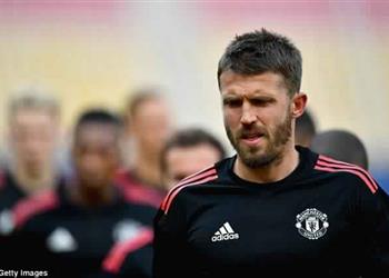 مورينيو يكشف مفاجأة بشأن مستقبل كاريك