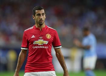 بالصور مختاريان يصل لندن للانضمام لآرسنال