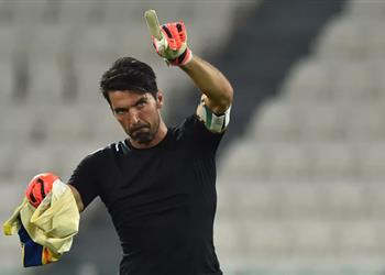 أليجري يكشف موعد عودة بوفون