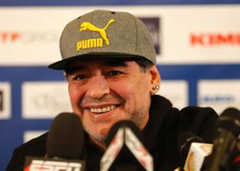 هل كريستيانو رونالدو الأفضل في التاريخ الأسطورة مارادونا يجيب