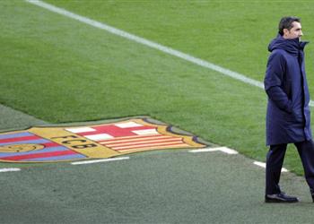 مدافع برشلونة معرض لخطر الإيقاف