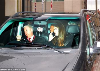 صورة سانشيز ينتظر الضوء الأخضر داخل مقر تدريبات مانشستر يونايتد