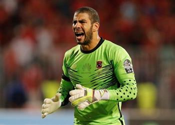 رسمي ا الأهلي يحسم مصير شريف اكرامي