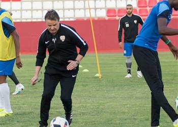 خاص مدرب العين الإماراتي السابق يقترب من قيادة الإسماعيلي
