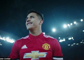 صورة أليكسيس سانشيز مشجع قديم لمانشستر يونايتد