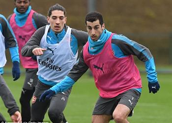 صور الظهور الأول لـ مخيتاريان في تدريبات آرسنال