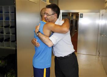 بارتوميو يودع ماسكيرانو ويطالبه بالعودة إلى برشلونة