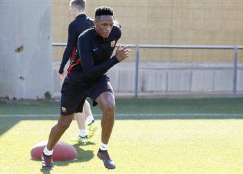 إصابة فيرمايلين ورحيل ماسكيرانو تعجل بظهور ياري مينا الأول مع برشلونة