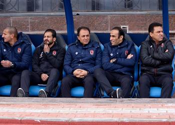 البدري يعلن قيد لاعب جديد في قائمة الأهلي الإفريقية