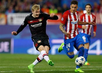 وكيل جناح ليفركوزن يوضح حقيقة انتقاله لبرشلونة أو ليفربول