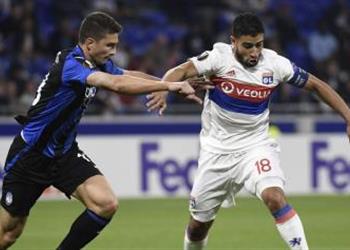 رئيس ليون يرد على اهتمام برشلونة ومانشستر سيتي بنجمي فريقه