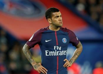 الإتحاد الفرنسي ي علن إيقاف ألفيس وإيمري ي علق