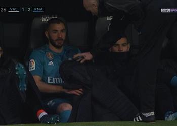 بالفيديو بنزيما يصب غضبه على زيدان عقب استبداله ضد فالنسيا