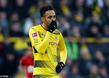 بوروسيا دورتموند متمسك بشروطه للموافقة على رحيل أوباميانج