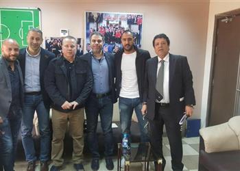 صور شوقي غريب يعقد أول اجتماع بعد توليه المنتخب الأولمبي