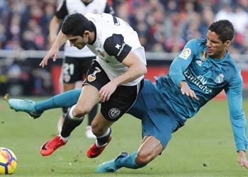 ريال مدريد مهدد بفقدان أحد أسلحته الدفاعية قبل مواجهة سان جيرمان