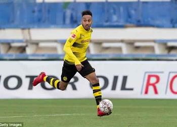 فيديو أوباميانج يطير إلى لندن لحسم انتقاله لآرسنال