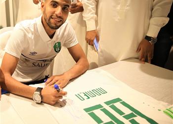 مؤمن زكريا بديل ا مع أهلي جدة أمام الشباب في الدوري السعودي