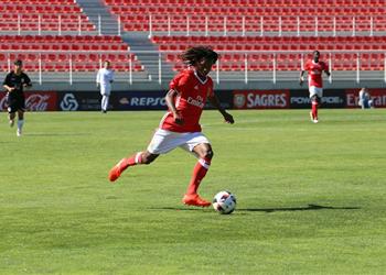 جناح بنفيكا ي شعل الصراع بين ريال مدريد وباريس سان جيرمان