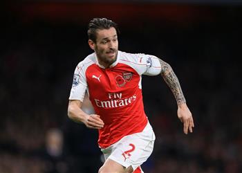 رسميا أرسنال يعلن رحيل ظهيره إلى الدوري الفرنسي