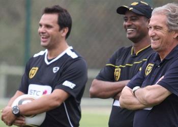 رسمي ا الإسماعيلي يتعاقد مع مساعد مانويل جوزيه