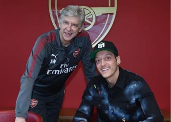 أول تعليق من أوزيل بعد تجديد تعاقده مع آرسنال