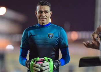 عصام الحضري يعتذر عن المشاركة أمام الأهلي مع نجوم السعودية