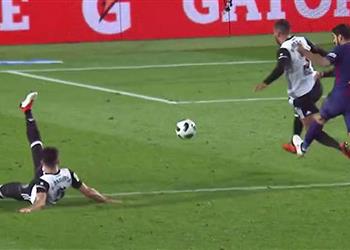 ماركا الحكم يتغاضى عن إيقاف لويس سواريز