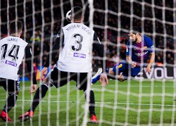 بالأرقام فالنسيا ضحية سواريز المفضلة مع برشلونة