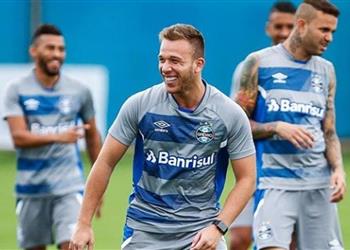 برشلونة يتخذ قرارا جديدا بشأن صفقة آرثر