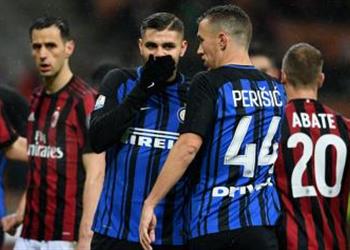 إيكاردي ينهي الشائعات بصورة