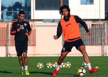 عمرو بركات بديلا مع الشباب أمام الرائد بالدوري السعودي