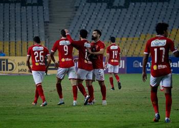 فيديو الأهلي يسحق الاتحاد بثلاثية وينفرد بصدارة الدوري