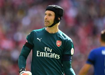 تشيك يثير القلق في أرسنال قبل الديربي