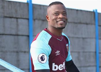 رسميا وست هام يعيد لاعب مانشستر يونايتد السابق للبريميرليج