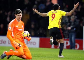 رغم الإشارة الخارجة مهاجم واتفورد ينجو من العقوبة بعد احتفاله أمام تشيلسي