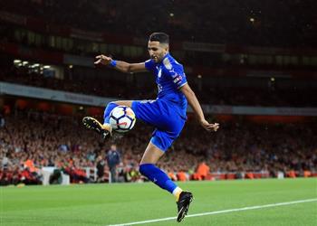 الكشف عن موقف مانشستر سيتي تجاه رياض محرز في الصيف