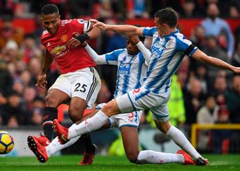 لاعب مانشستر يونايتد ي ذكر مانشستر سيتي بسيناريو 2012 التاريخي