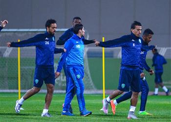 محمد عبد الشافي أساسي ا مع الفتح أمام الشباب في الدوري السعودي